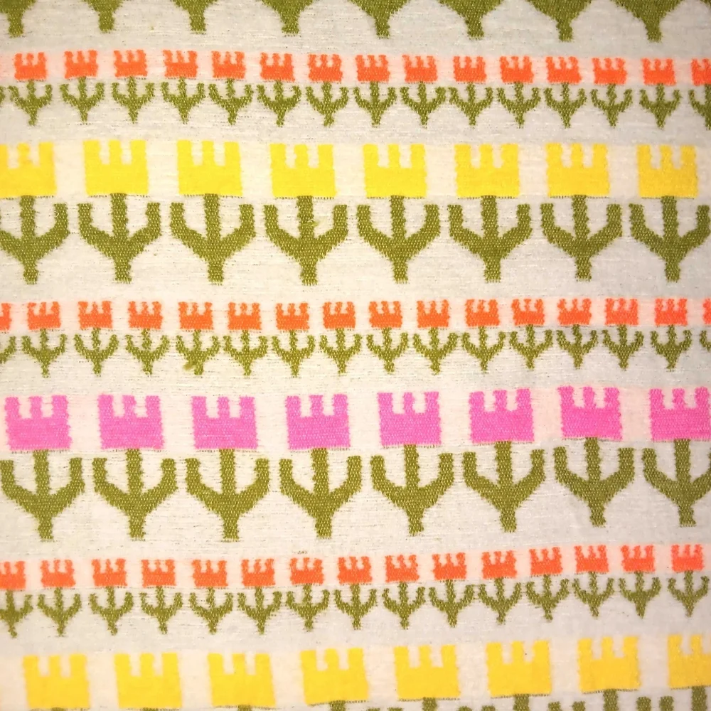 TULIP FIELD Throw Blanket by Urban Outfitters - Picture 6 of 9